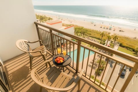 Patio, Day, Natural landscape, View (from property/room), Balcony/Terrace, Seating area, Beach, Evening entertainment, Pool view, Sea view, Swimming pool, sunbed