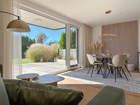 Balcony/Terrace, Balcony/Terrace, Living room, Dining area