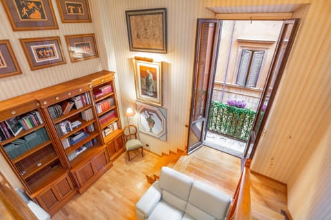 Library, Living room, Seating area