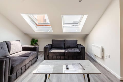 View (from property/room), Living room, Decorative detail, Seating area, City view, heating