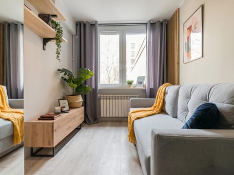 Living room, Seating area, internet