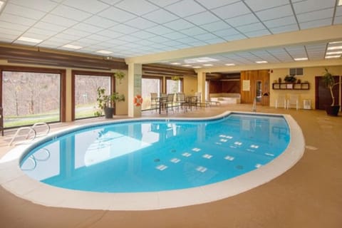 Snow Mountain Village 13F Apartment in Dover