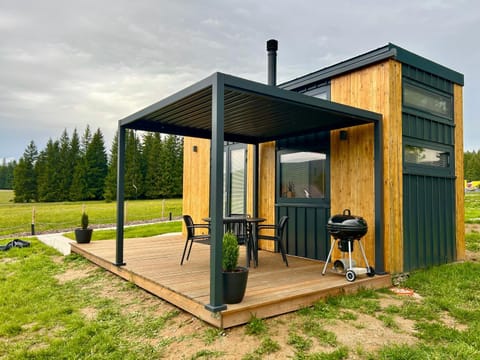 Facade/entrance, BBQ facilities, View (from property/room), Balcony/Terrace, Seating area