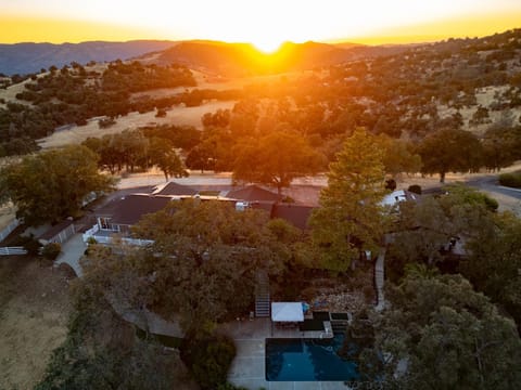 Property building, Bird's eye view