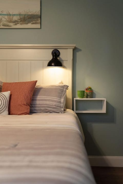 Lakeview! - Close to Skiing - Includes Firepit & Game Room! House in Coolbaugh Township