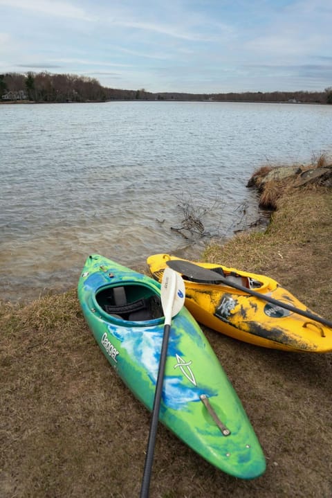 Lakeview! - Close to Skiing - Includes Firepit & Game Room! House in Coolbaugh Township