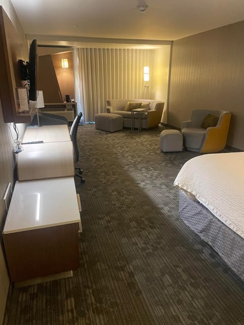 Courtyard Bay City Hotel in Bay City