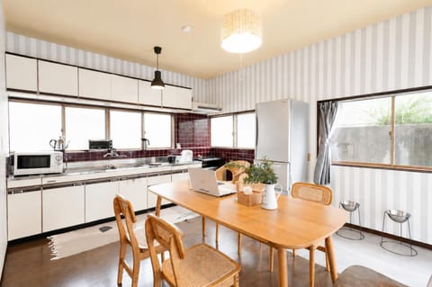 Dining area, pet friendly