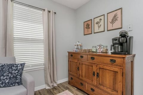 Emery's Place 4BR 2Bath GAME ROOM House in Oklahoma