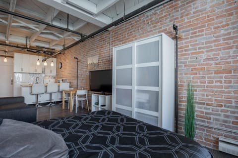 TV and multimedia, Kitchen or kitchenette, Living room