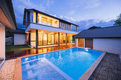 Property building, Pool view, Swimming pool