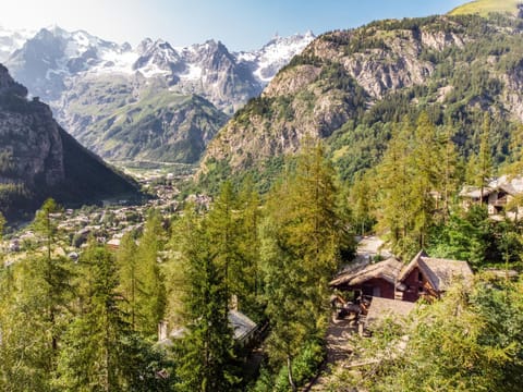 Nearby landmark, Day, Natural landscape, Bird's eye view, View (from property/room), City view, Garden view, Landmark view, Landmark view, Mountain view, Mountain view, Seasons, Quiet street view, heating