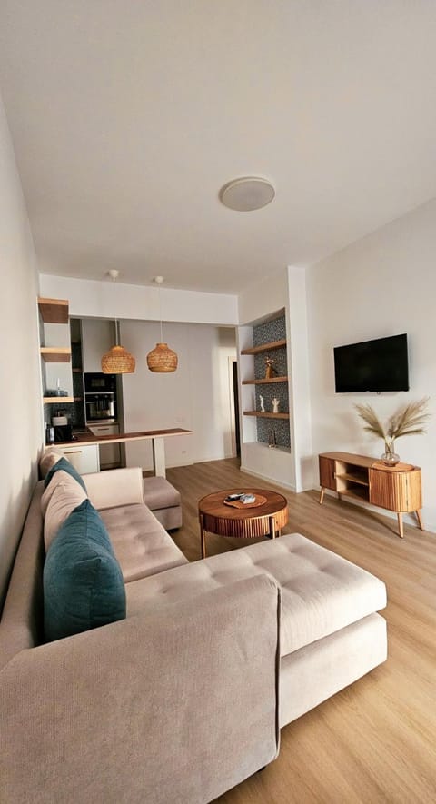 Communal lounge/ TV room, TV and multimedia, Kitchen or kitchenette, Living room, Seating area