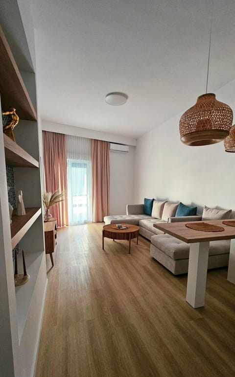 Living room, Seating area, air conditioner