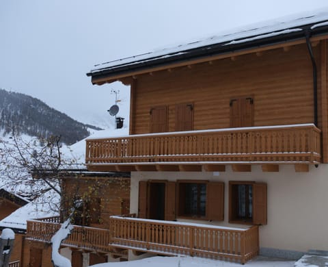 Property building, Winter