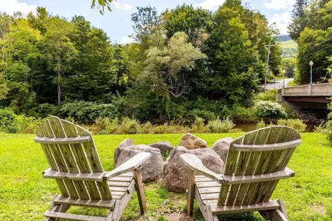 Mountain Cabin with Scenic Views and Hot Tub Cabin in Windham