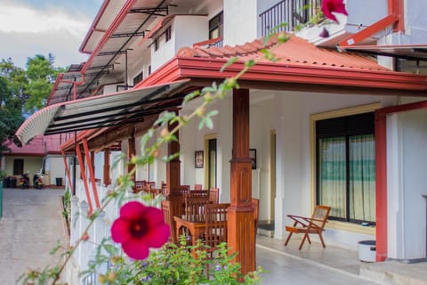 Patio, Facade/entrance, Day