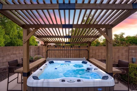 Sport Court Pool Hot Tub Pool Table Fire Pit Games House in Glendale