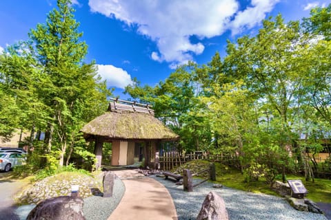 Property building, Day, Natural landscape, Parking