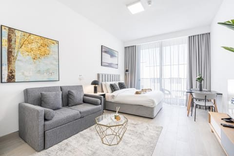 Bed, TV and multimedia, Living room, Photo of the whole room, Seating area