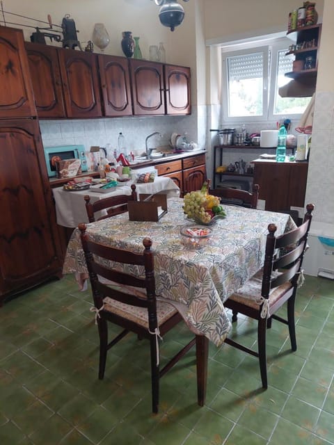 Dining area, Communal kitchen