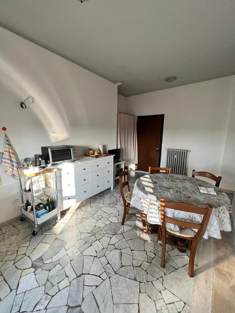 Kitchen or kitchenette, Living room, Dining area, minibar, oven, pet friendly, stove