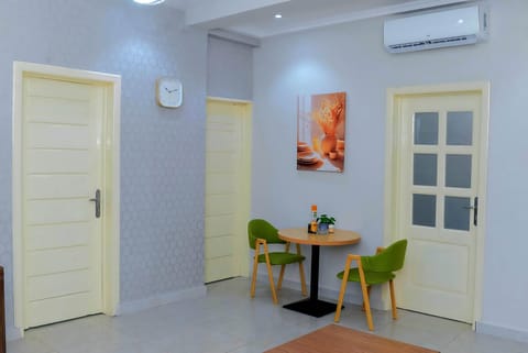 Living room, Seating area, air conditioner