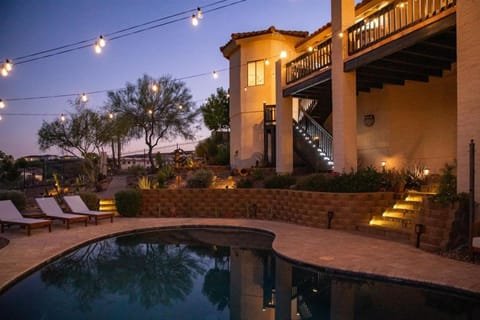 Southwestern Desert Escape Pool, Hot, Tub, Sleeps 12 House in Fountain Hills