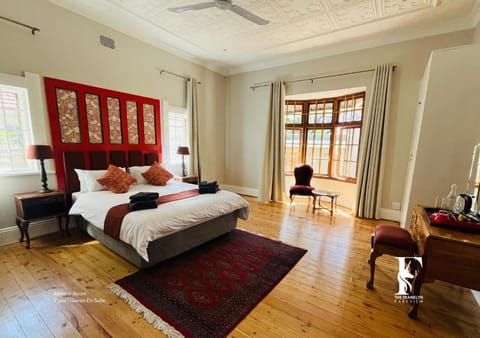 Bed, Seating area, Bedroom