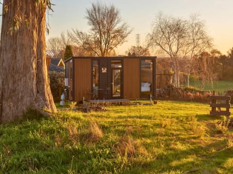 Maungakawa Hill by Tiny Away House in Cambridge