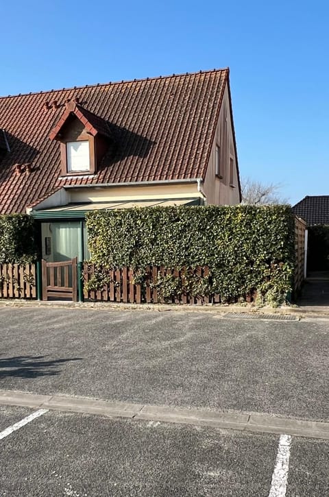 Property building, Parking