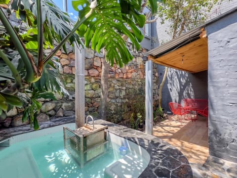 Property building, Patio, Day, Garden, Garden view, Pool view, Swimming pool, sunbed