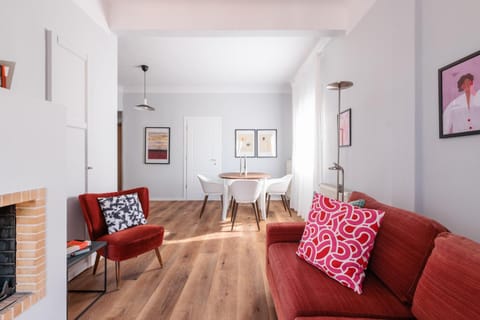 Living room, Seating area, Dining area