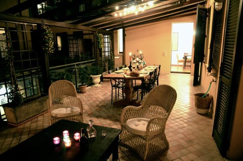 Property building, Balcony/Terrace, Living room, Dining area