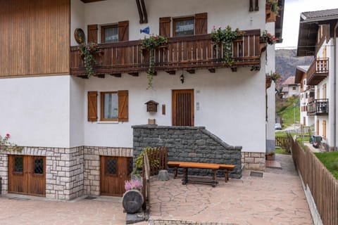 Dolomites Apartment Finestra sul Civetta Apartment in Alleghe