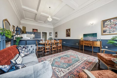 Kitchen or kitchenette, Living room, Seating area