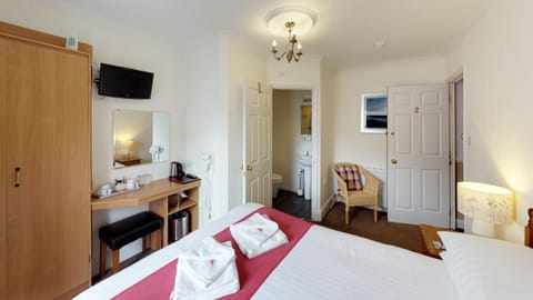 Bed, Bedroom, towels, wardrobe