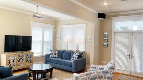 Take It Eeaasy House in Carillon Beach