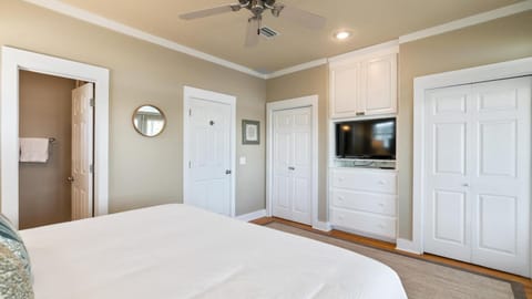 Take It Eeaasy House in Carillon Beach