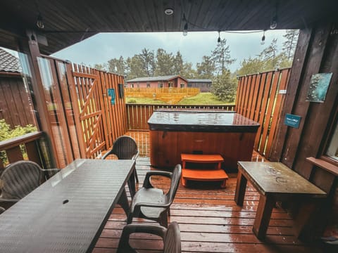 Wild Jungle Retreat Chalet in Scotland