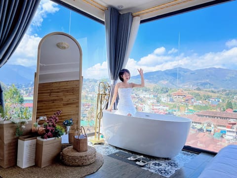 Day, People, Natural landscape, Hot Tub, Mountain view, Bath