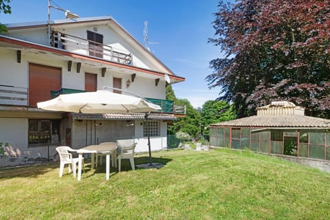 Appartamento immerso nel verde Apartment in Lugano