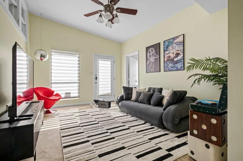 Retro Vibes & Zilker Views - Music House by Zilker House in Zilker