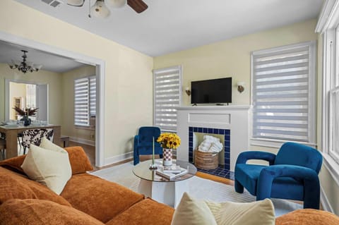 Retro Vibes & Zilker Views - Music House by Zilker House in Zilker