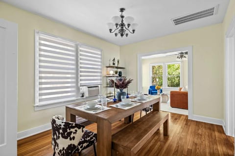 Retro Vibes & Zilker Views - Music House by Zilker House in Zilker