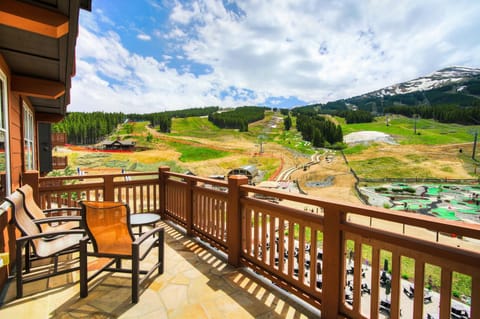 Luxury 4 Bedroom Condo on Peak 8 condo Apartment in Breckenridge