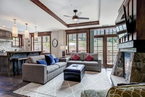 Luxury 4 Bedroom Condo on Peak 8 condo Apartment in Breckenridge