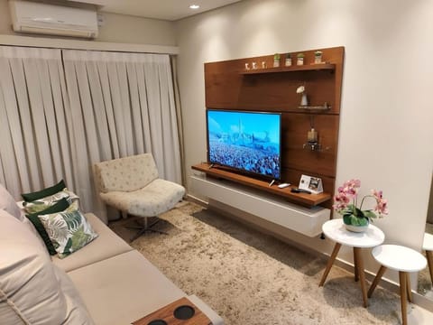 TV and multimedia, Living room, Seating area, Evening entertainment, air conditioner