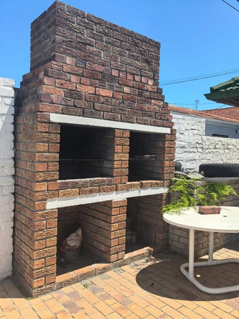 Pinelands guesthouse Bed and Breakfast in Cape Town