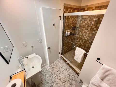 Luxury Woodstock Retreat Hot tub and heated pool House in Capital District, NY, USA